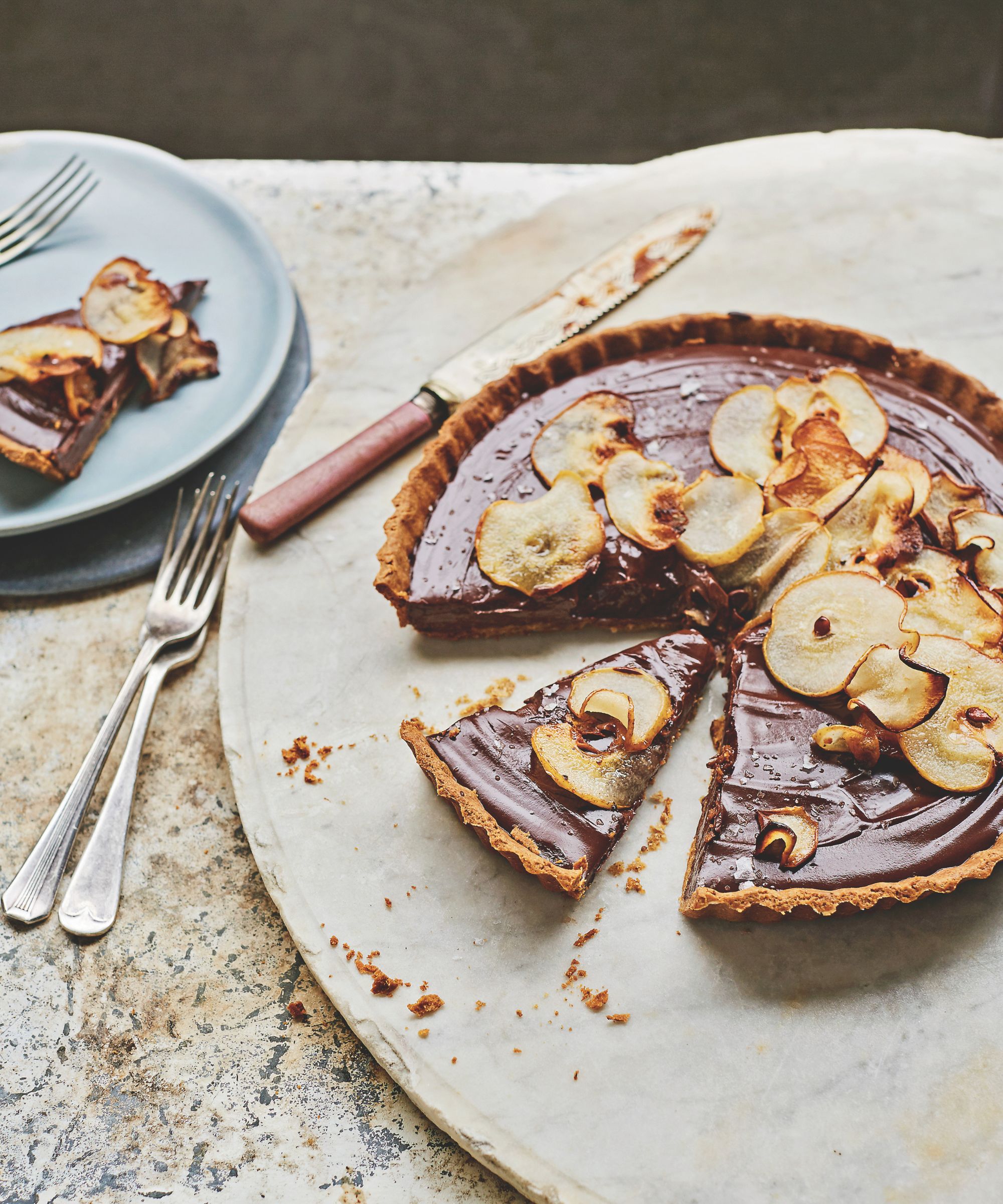 Dark chocolate torte with crispy pears