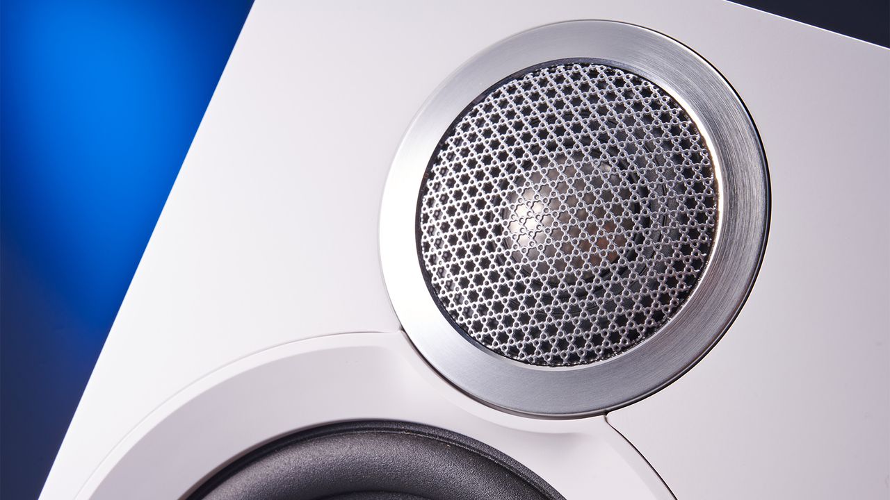 Standmount speakers: Bowers &amp; Wilkins 607 S3