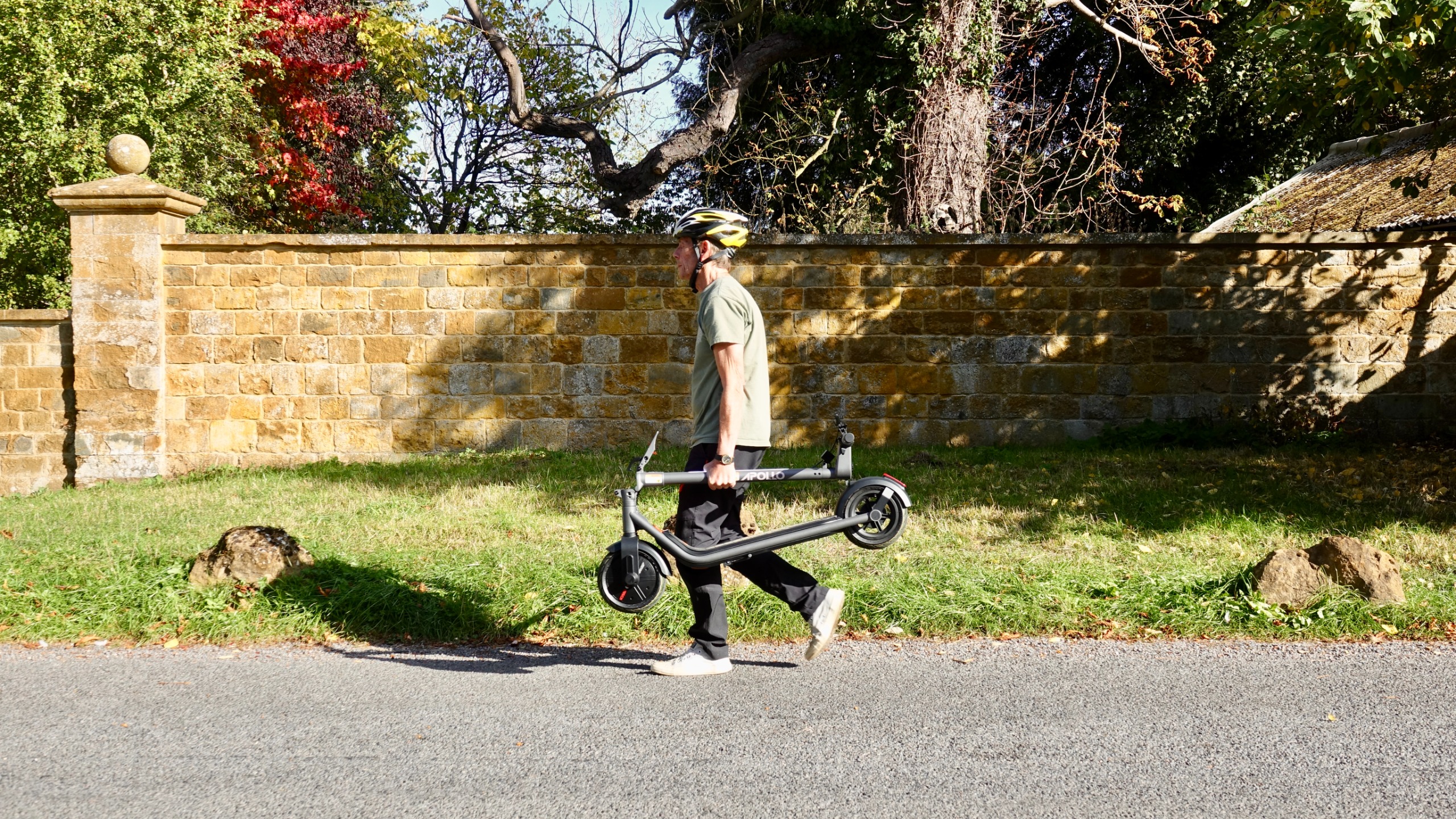 Apollo Dash electric scooter test and review