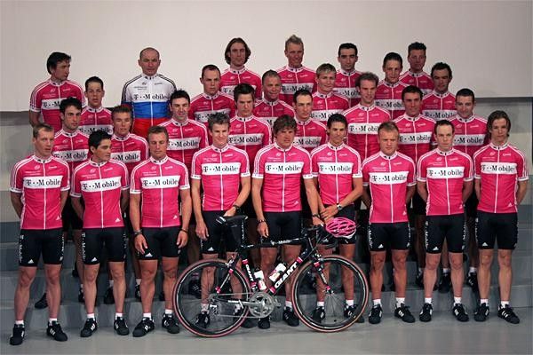 The men's team line up