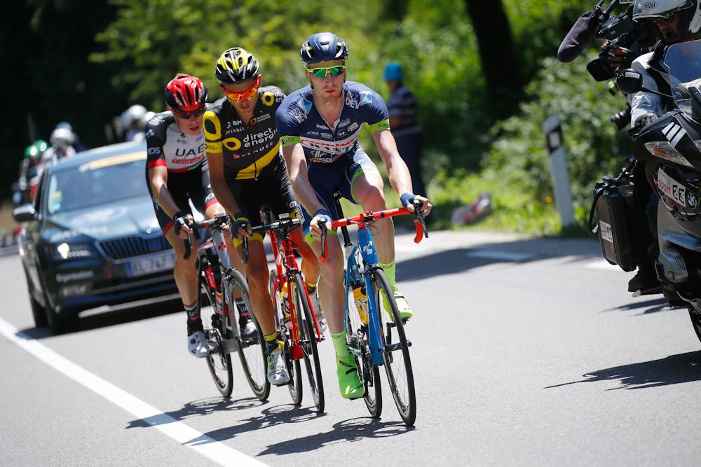 The stage 6 breakaway on the road to Troyes