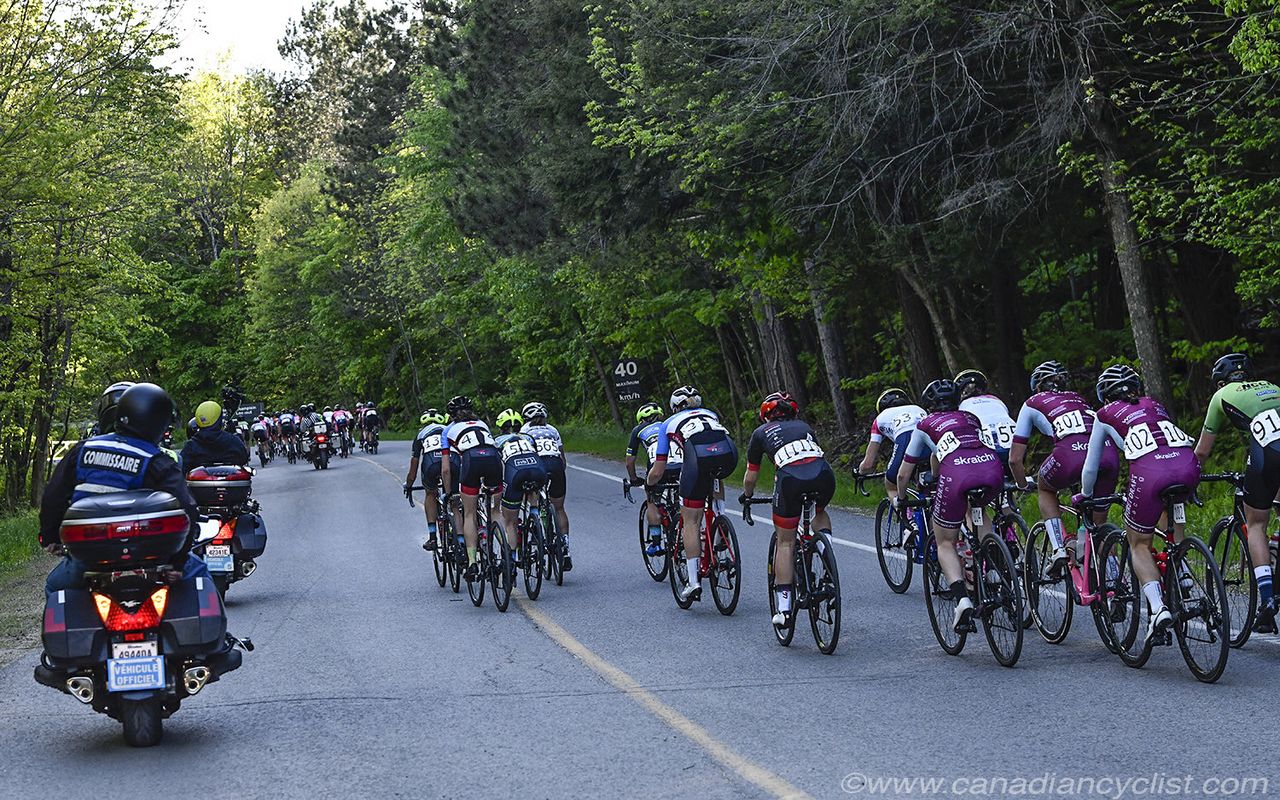 The break in the bunch takes place on the climb