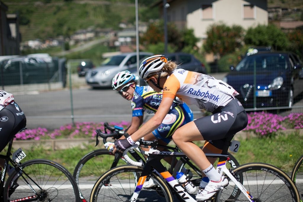 Shara Gillow (Rabo-Liv) talking in the peloton