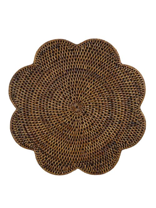 Rattan Scalloped Placemat in Brown
