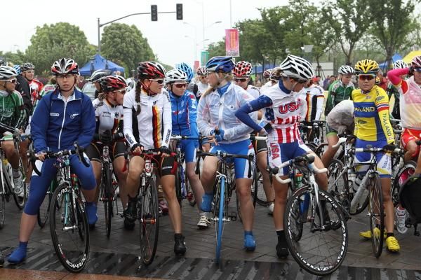 The Americans found that Dutch race habits die hard - they were first to line up for the start