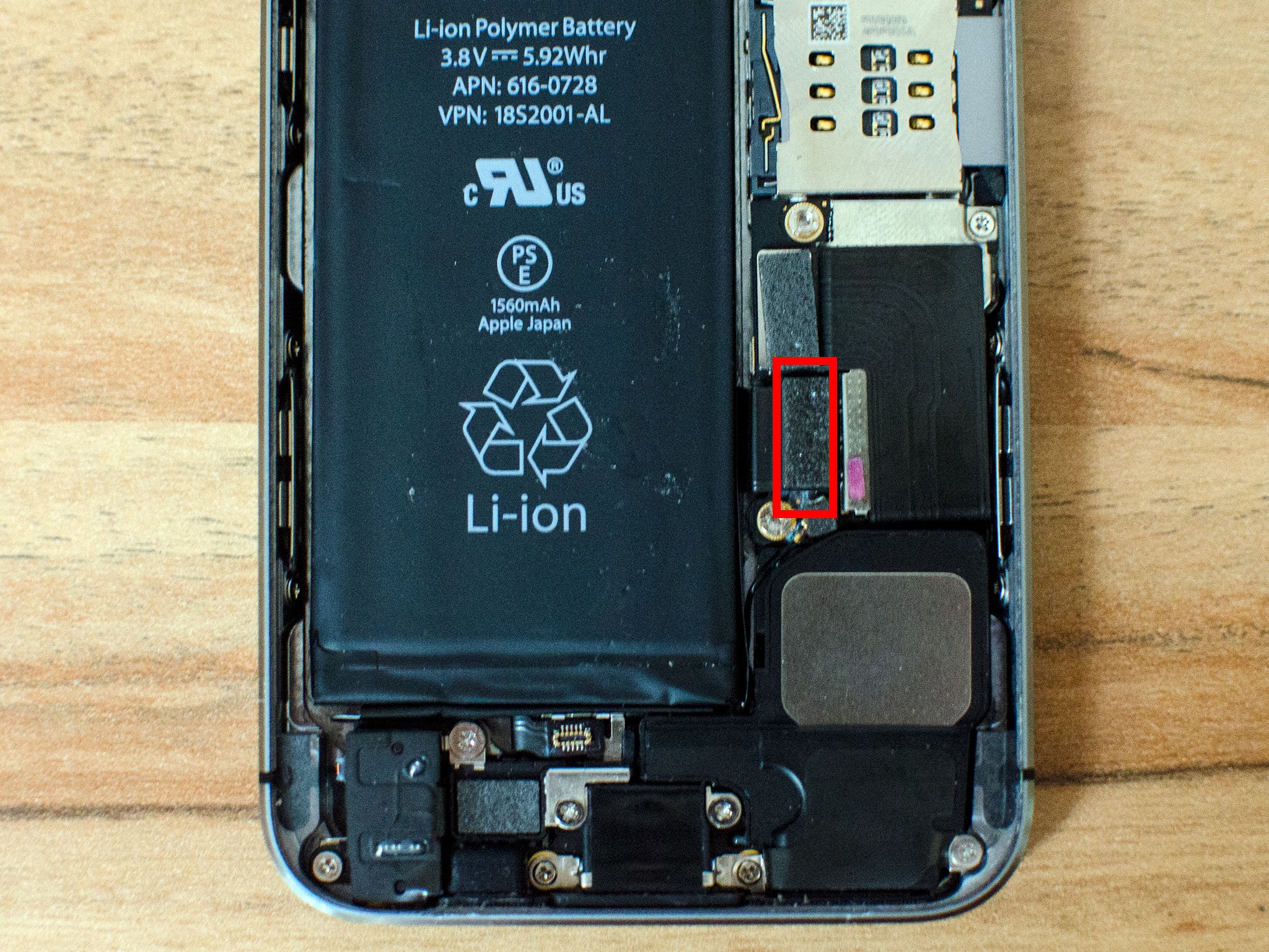 Экран аккумулятор. Батарея на айфон 5s. Iphone 4s батарея. АКБ для iphone 7. АКБ айфон 5s.