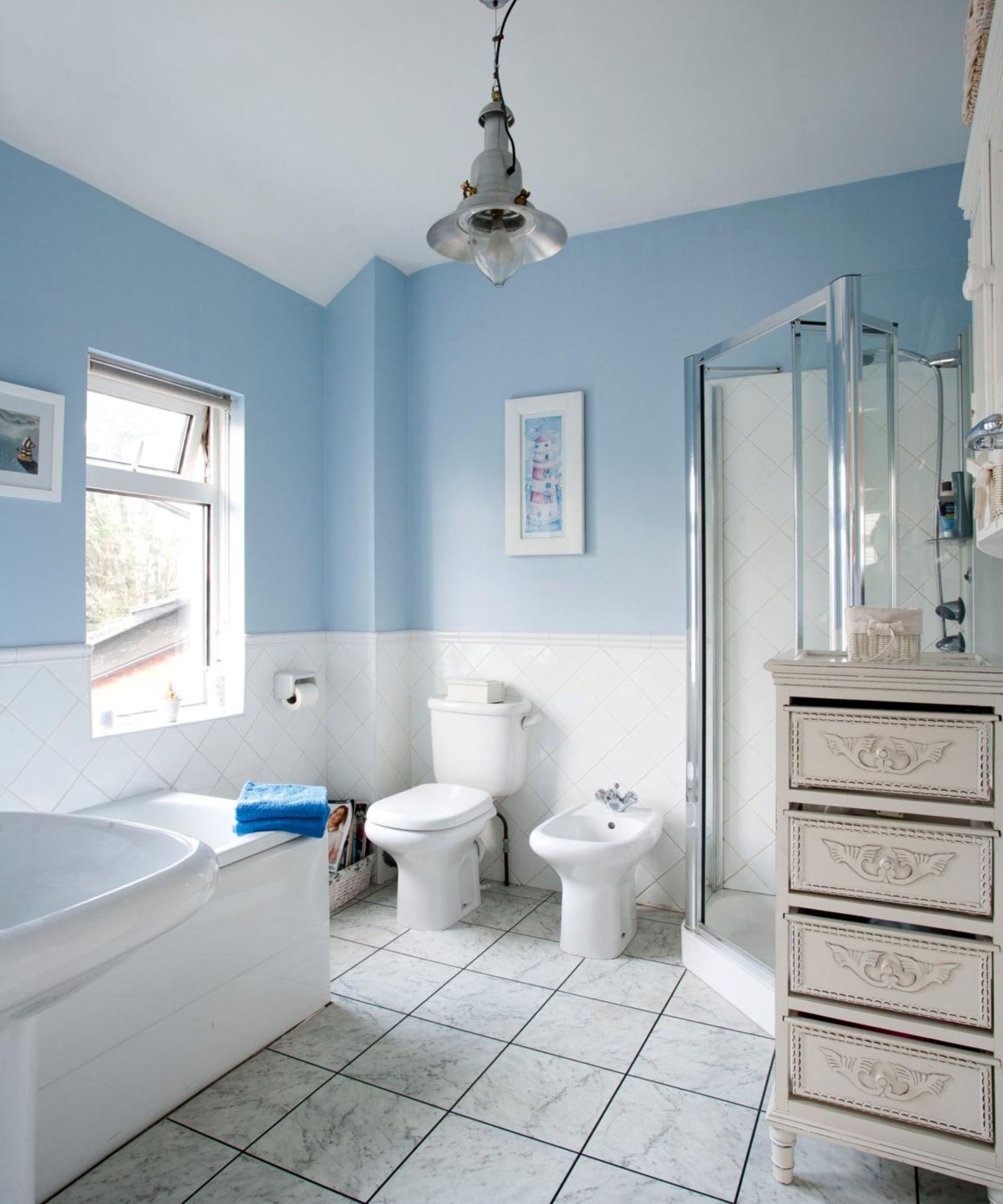 The 10 best paint colors for small bathrooms | Real Homes