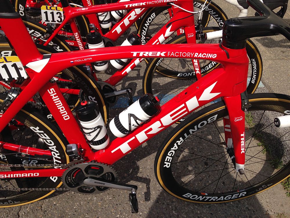 The integrated fork and beefy down tube looks less feathery than most lightweight climbing bikes, but aerodynamics are important