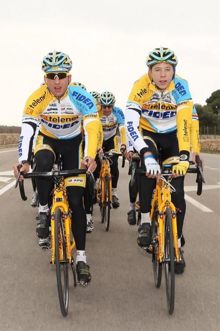Tom Meeusen and Nicolas Cleppe set tempo on the Telenet-Fidea double paceline during a Mallorca training camp