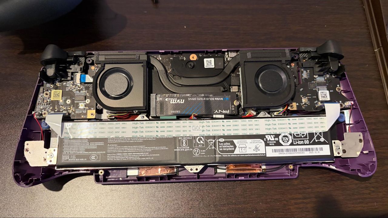 MSI Claw 8 EX AI+