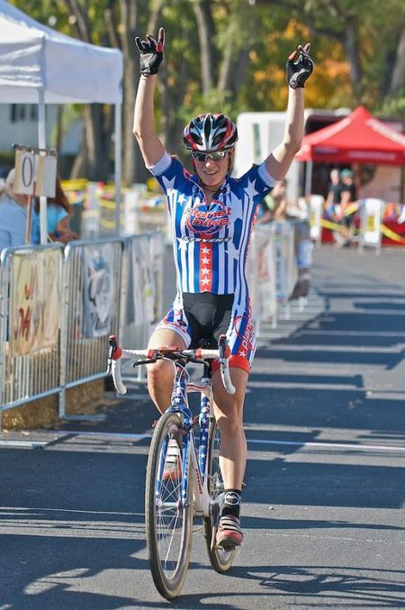 Katie Compton solos to the win