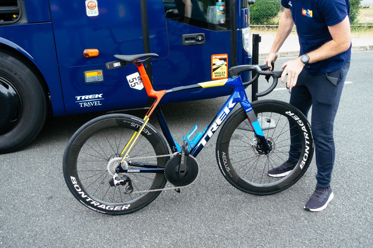 Spotted: New Trek at the Dauphine…is it an Emonda? Is it a Madone?