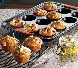 Le Creuset Non-Stick 12 Cup Muffin Tray