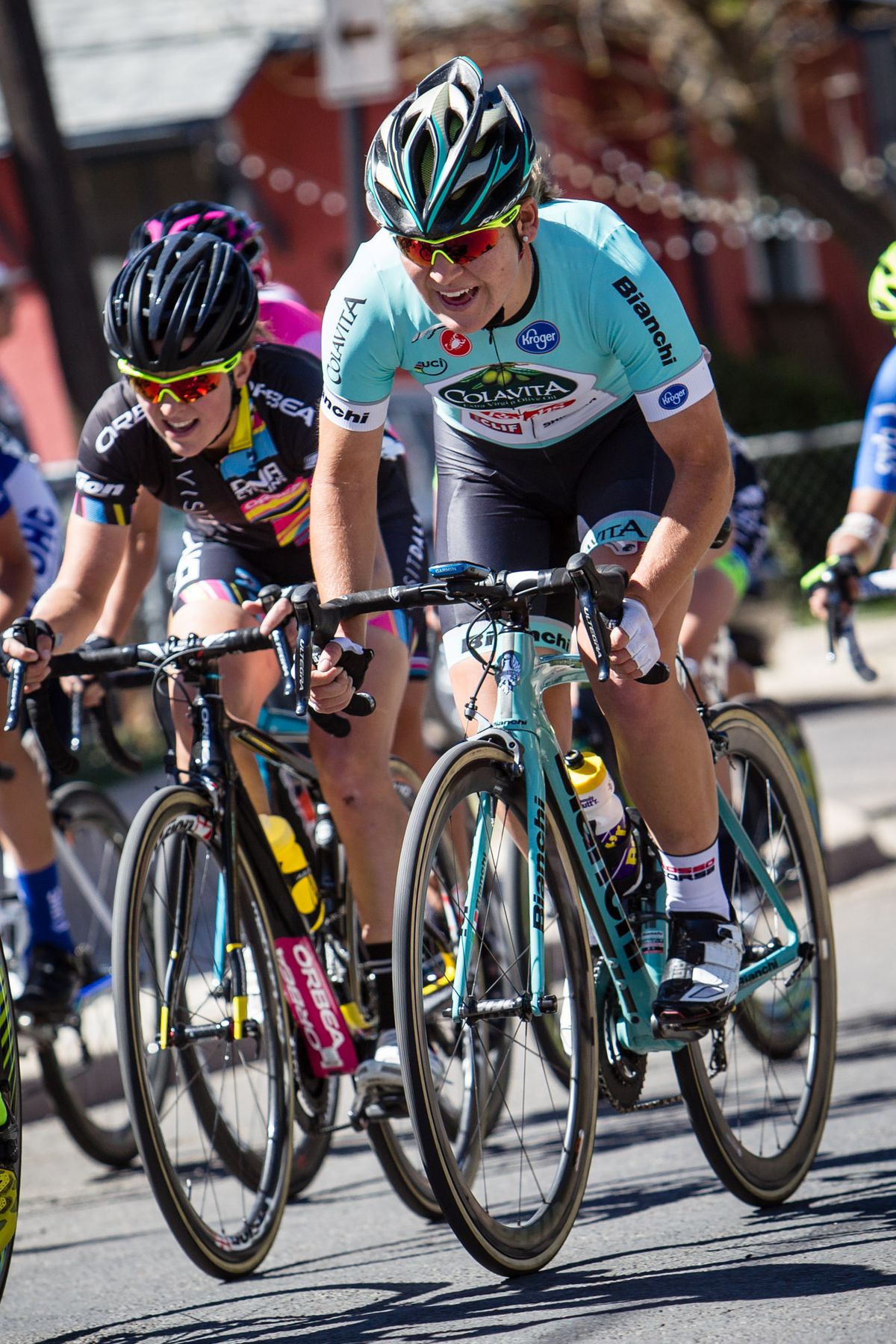 Lauretta Hanson (Colavita) moves to the front