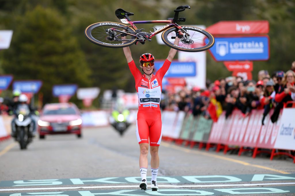 La Vuelta Femenina stage 8: Demi Vollering celebrates overall victory as she crosses the final finish line 