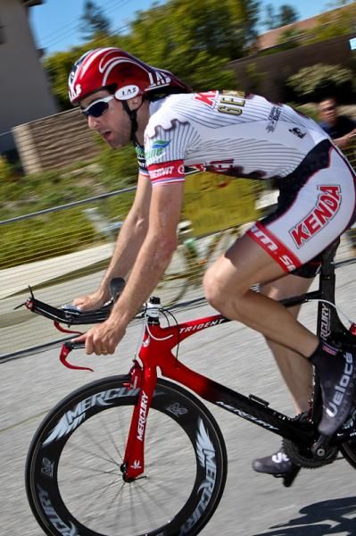 Roman Kilun (Kenda-5 hour Energy) looking for the finish.