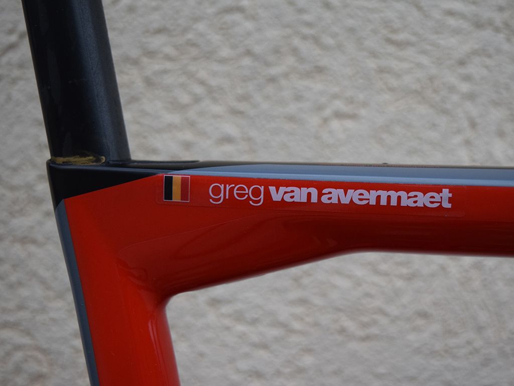 The seat clamp of the BMC Teammachine is tightened on the internal junction of the seat tube and top tube