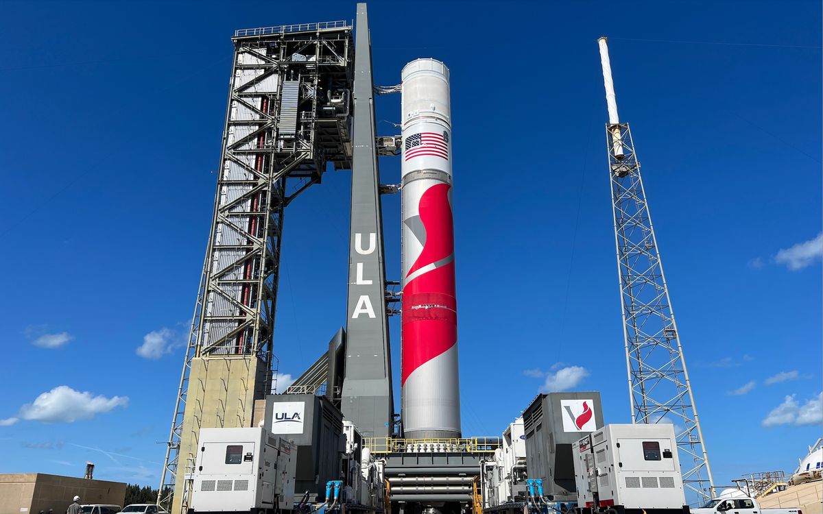 Първата ракета Vulcan на ULA беше забавена от огнена топка по време на тестване