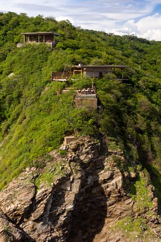 Casa en El Toron, cliff overview