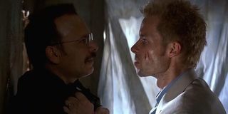 Joe Pantoliano and Guy Pearce in Memento