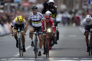 Peter Sagan (Tinkoff) gets his first win as world champion