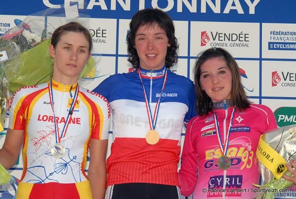 Espoir women's podium (l-r): Julie Krasniak, Aude Biannic and M&eacute;lodie Lesueur.