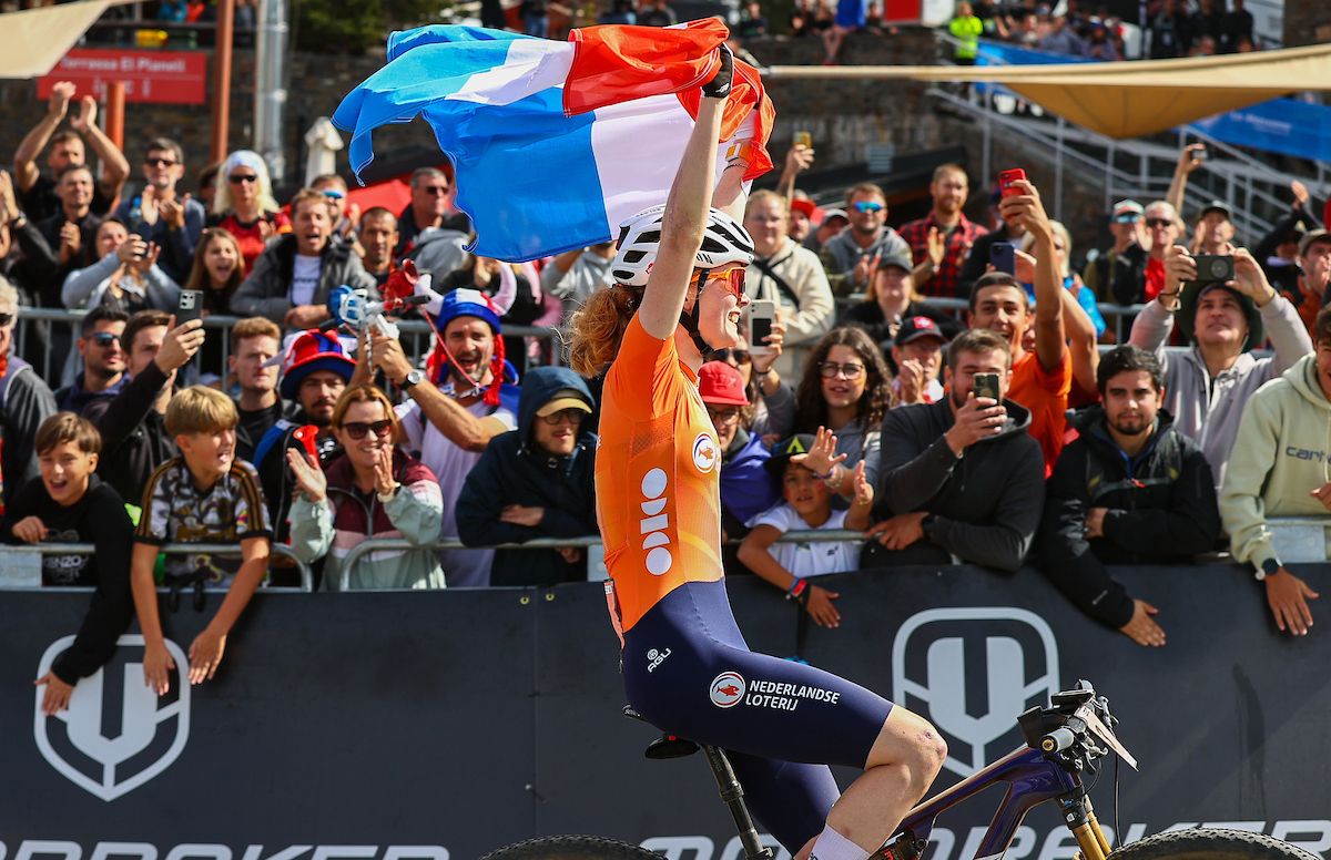 Picture by Javier Mart&Atilde;&shy;nez/SWpix.com - 01/09/2024 - Cycling - 2024 UCI Mountain Bike World Championships - Pal Arinsal, Arinsal, Andorra - Women Elite &amp; Women Under 23 Cross-country Olympic Final - Puck Pieterse (Netherlands) wins Women Elite Cross-country Olympic Final