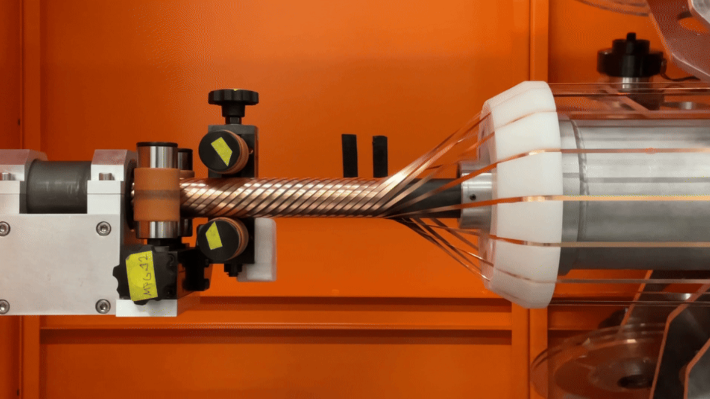 A Microsoft opta por supercondutores de alta temperatura para resfriar futuros data centers com mais rapidez e desperdiçar muito menos energia