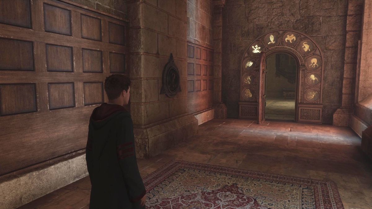 Hogwarts Legacy screenshot showing a door puzzle