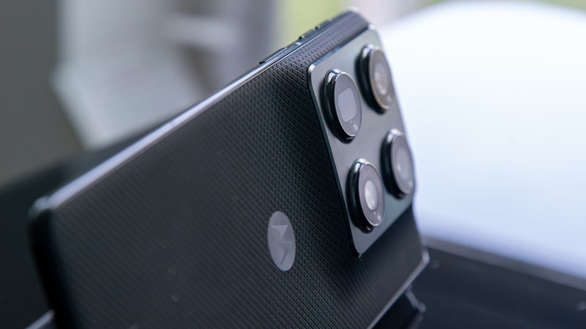 Motorola Razr Fold cameras and back panel