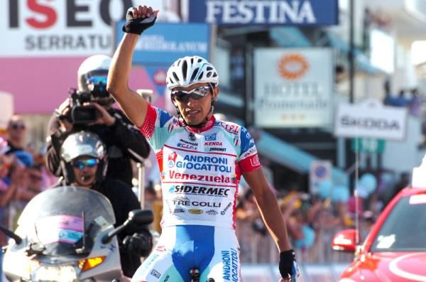 Miguel Rubiano (Androni Giocattoli) won a thrilling stage 6 of Giro d'Italia
