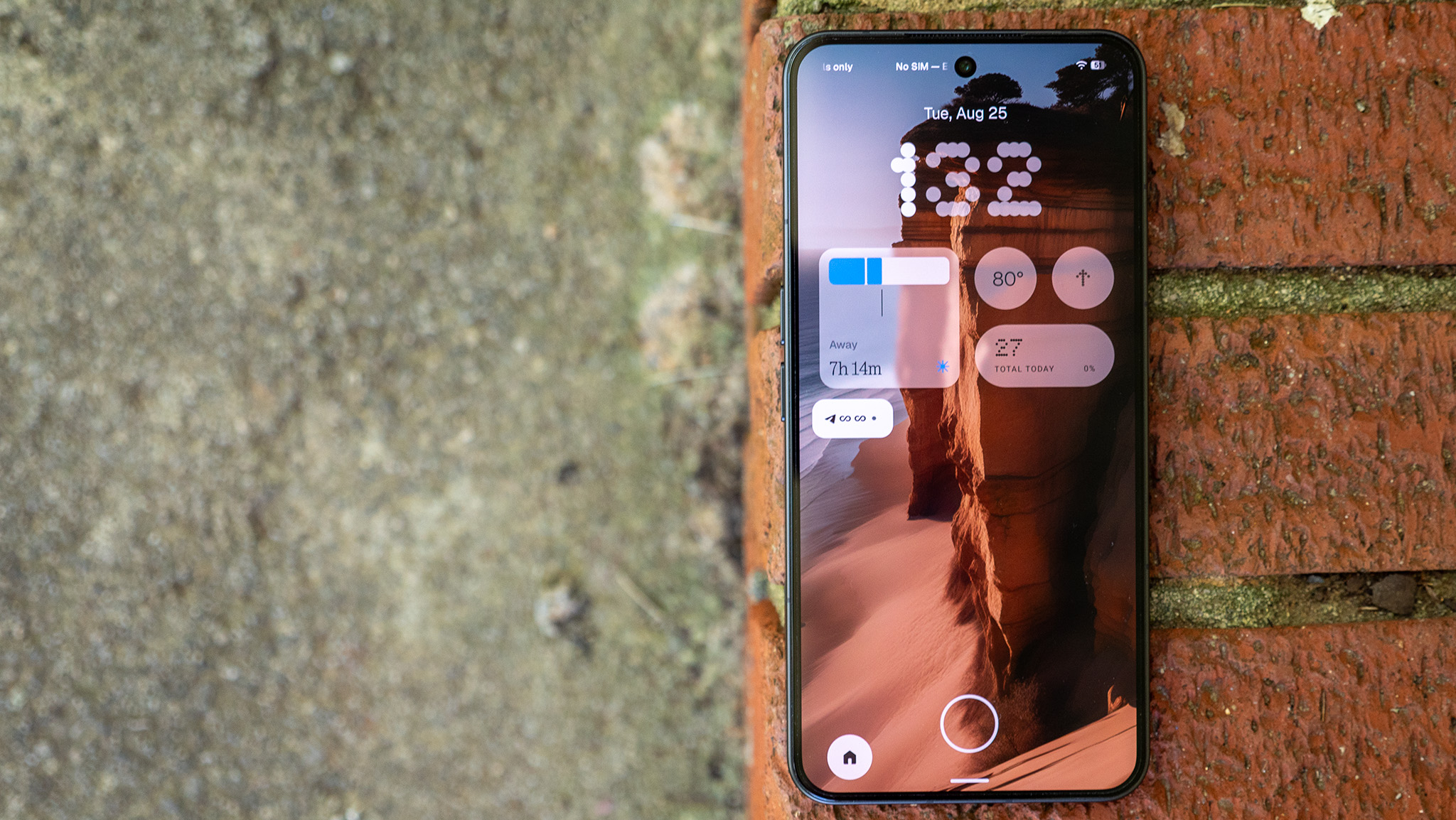 A customized lock screen on Nothing OS 5 on a Nothing Phone 3