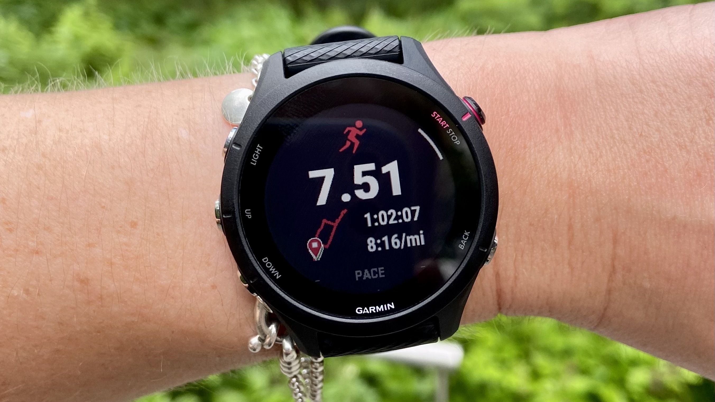 ein Foto des Garmin Forerunner 255S Music