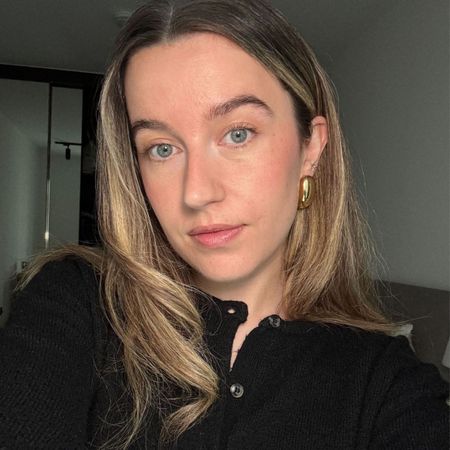 Deputy beauty editor Grace Lindsay testing the Hourglass Veil Hydrating Skin Tint