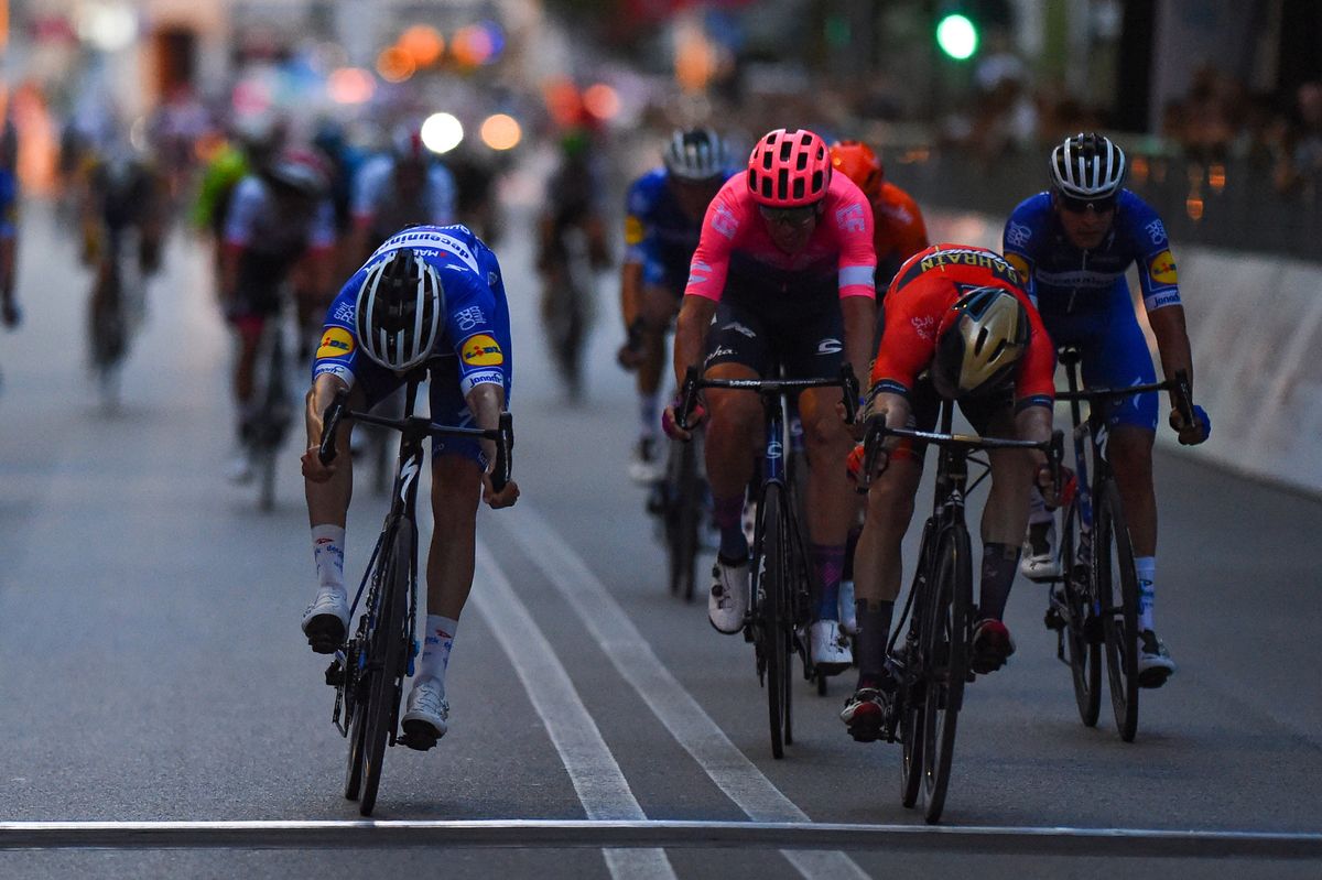 Phil Bauhaus edges Alvaro Hodeg out in the sprint