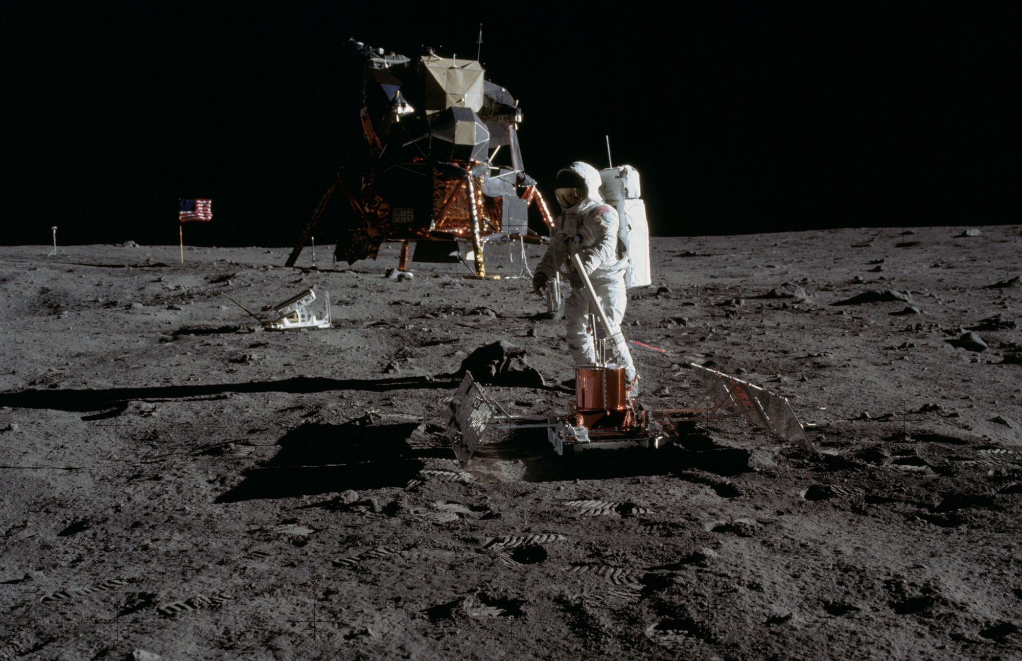 am 9 lunar landing