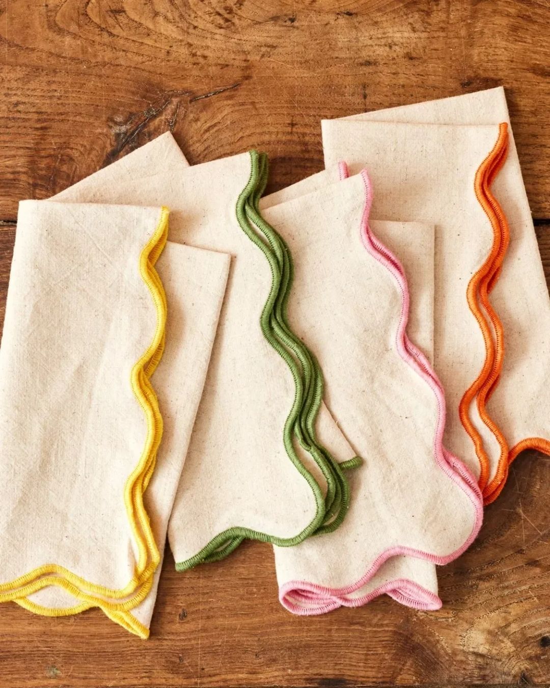 Big Love Scallop Edge Cotton Linen Blend Neat Napkins, Set of 4, Multi