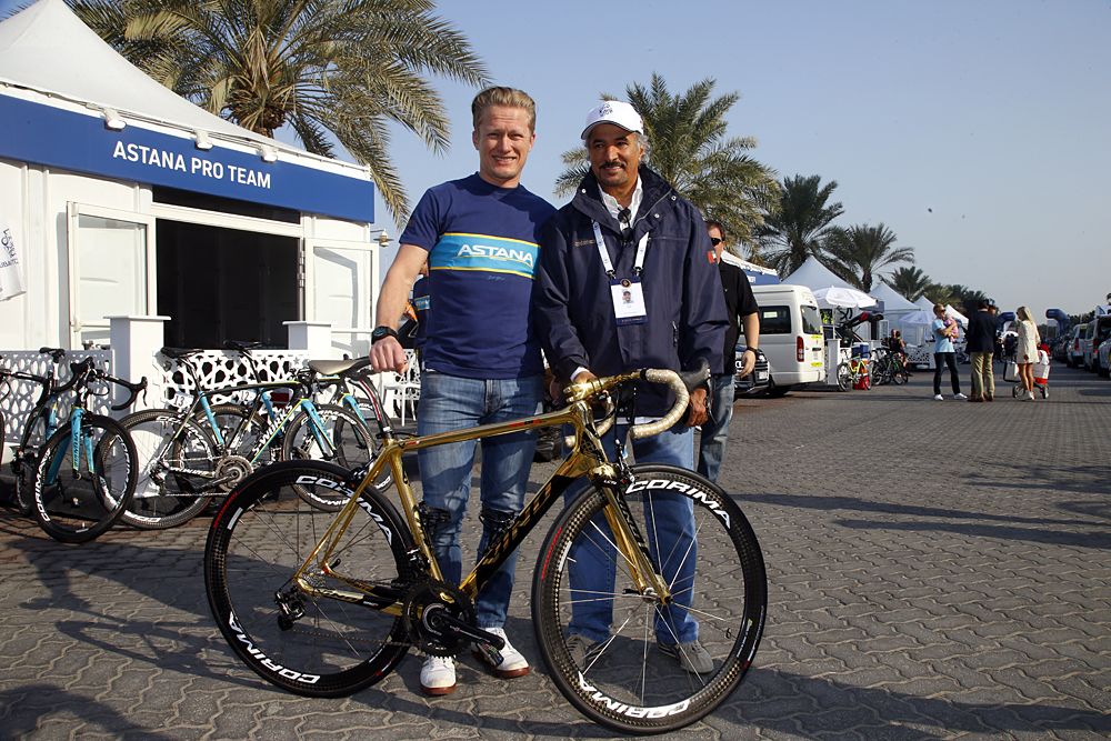 Vino with his new gold bike at the Dubai Tour stage 2