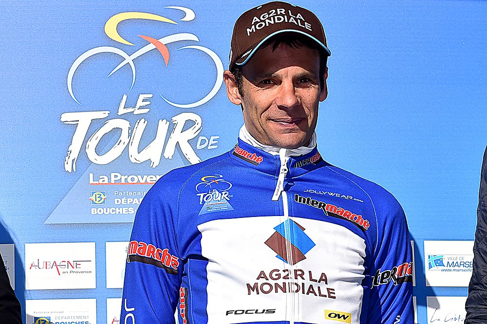 Jean-Christophe Peraud (AG2R) in blue
