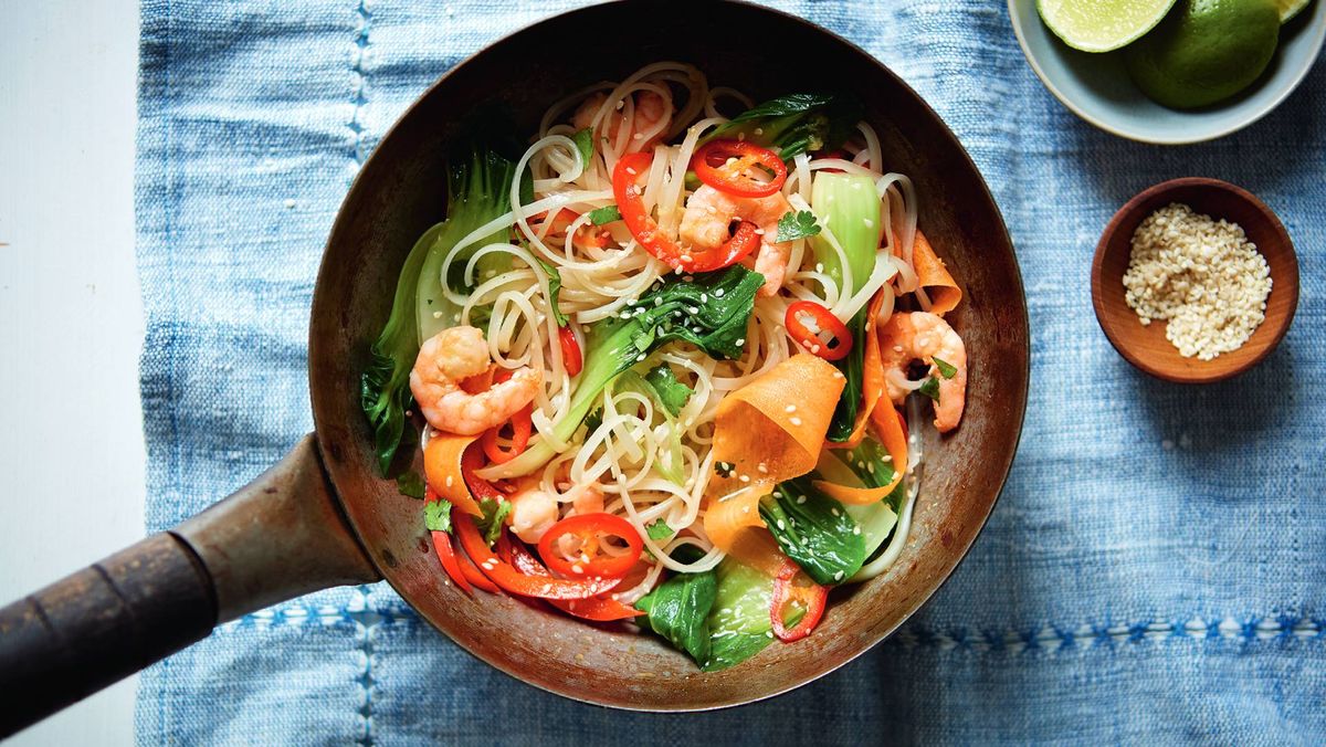 Rice noodle stir fry with prawns | Chinese Recipes | GoodtoKnow
