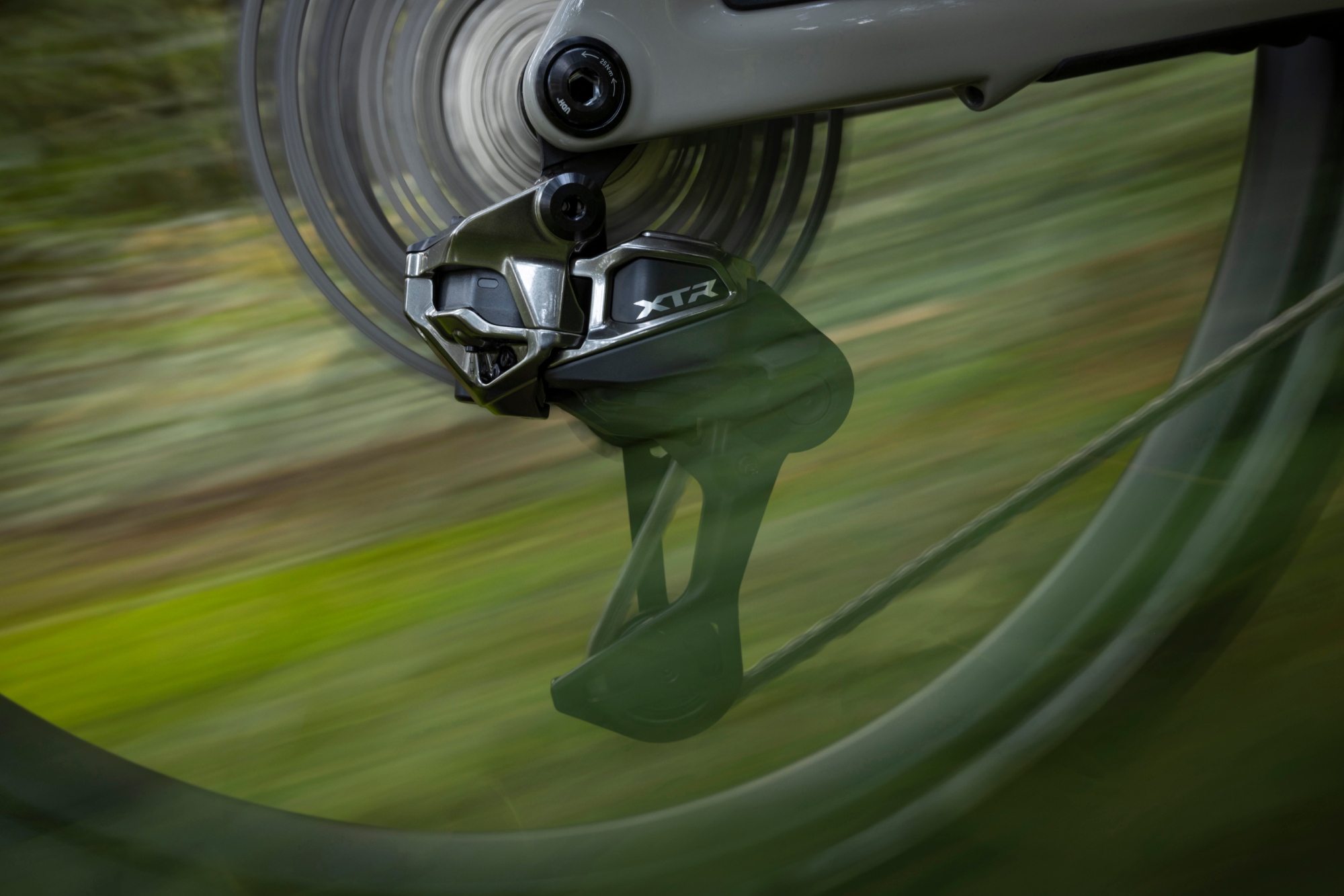 Shimano's wireless XTR rear derailleur