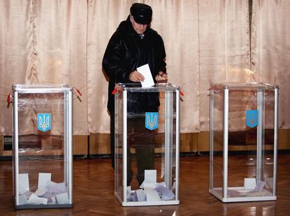 Crimea will hold a referendum on joining Russia in 10 days