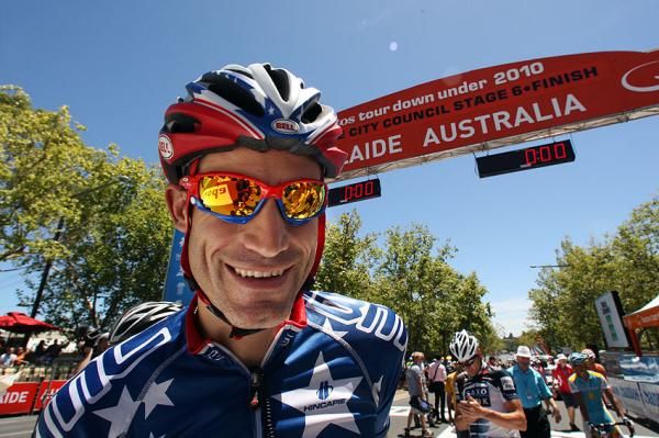 George Hincapie (BMC Racing Team) signs on for the final stage.
