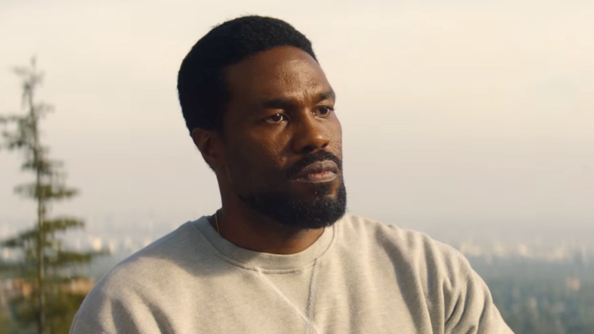 Yahya Abdul-Mateen II as Simon in Wonder Man.