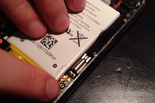 DIY replace the vibrator assembly in an iPhone 3G 3GS