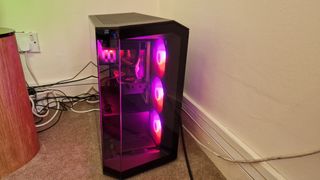 Maingear Zero Ruby's front transparent panel