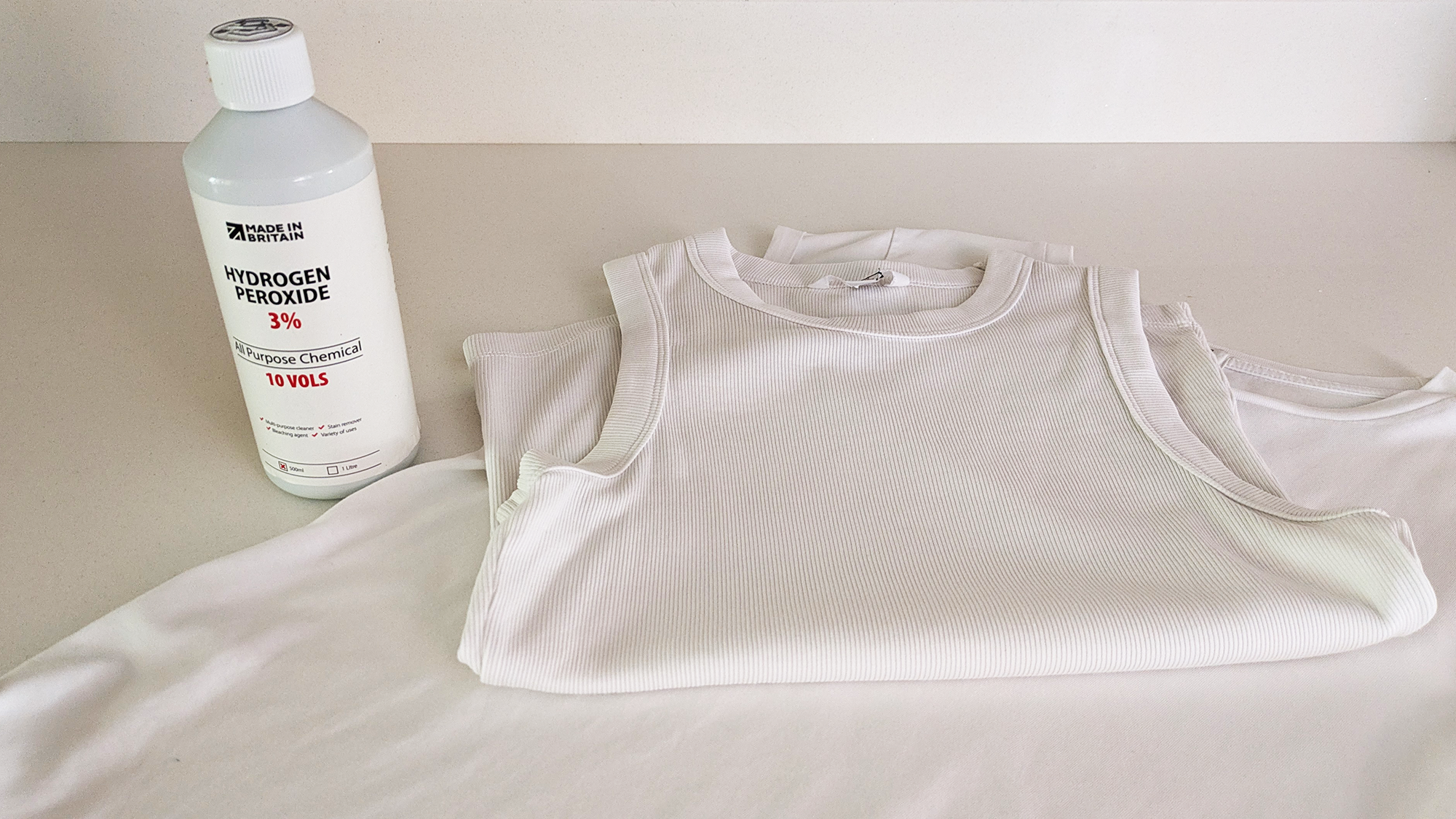 Hydrogen peroxide for laundry use