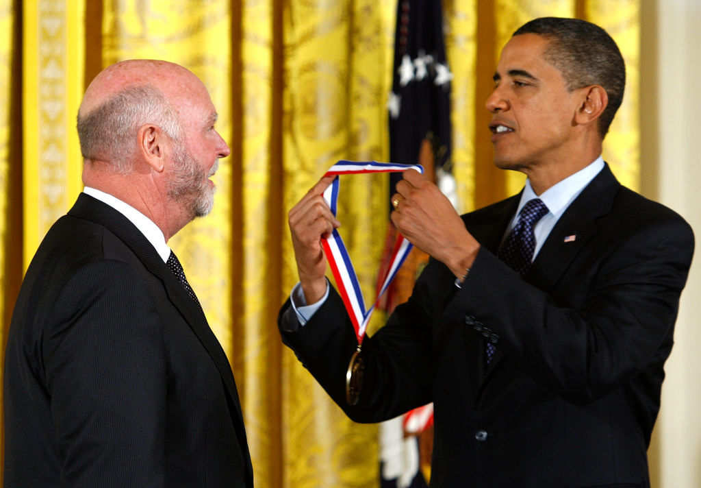Barack Obama presenting a National Medal of Science to J. Craig Venter
