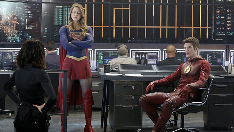 Still from the Supergirl TV show. Supergirl teams up with The Flash.