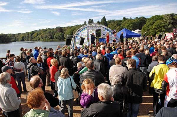 The stage 5 sign-on stage in Trentham Gardens.